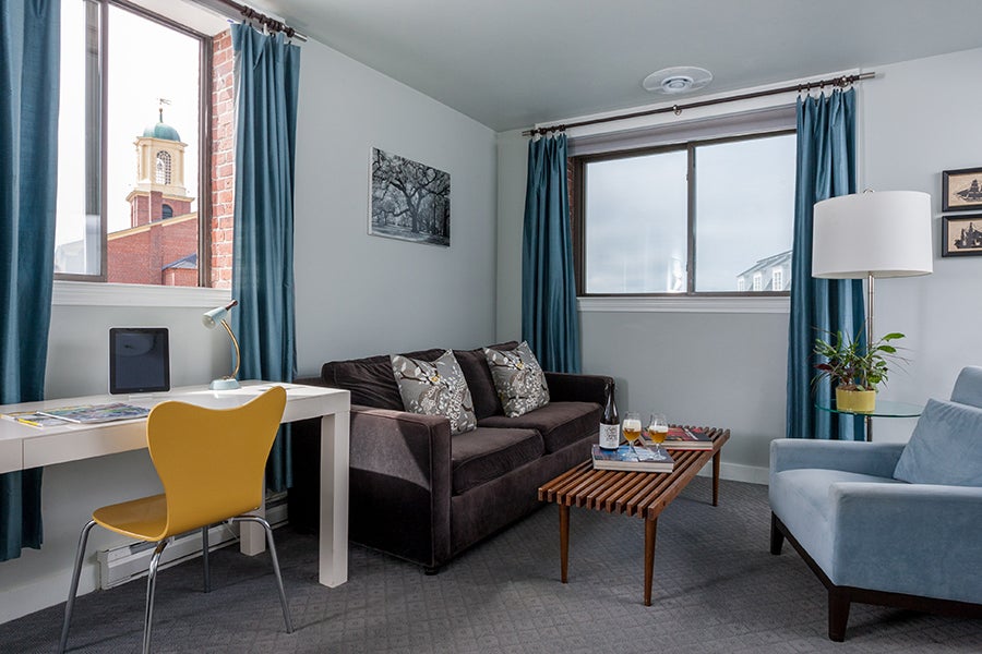 Travel Deal: A Discounted Stay at Portsmouth's Ale House Inn