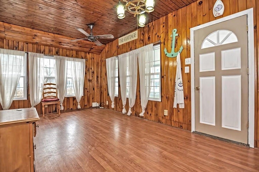 Fixer-Upper Friday: A Cozy Cottage by the Bay