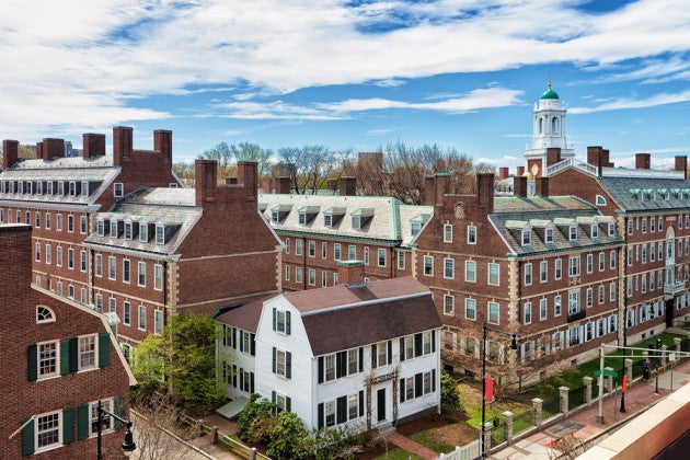 Reports of a Man with a Gun Triggered a Shelter in Place in Harvard Square