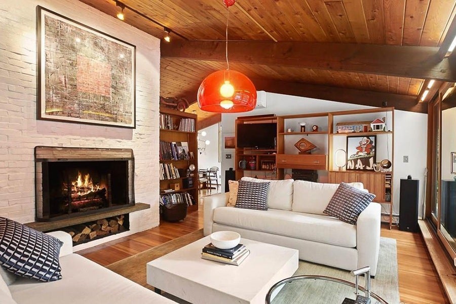 On the Market: A Midcentury Modern Deck House in Wenham