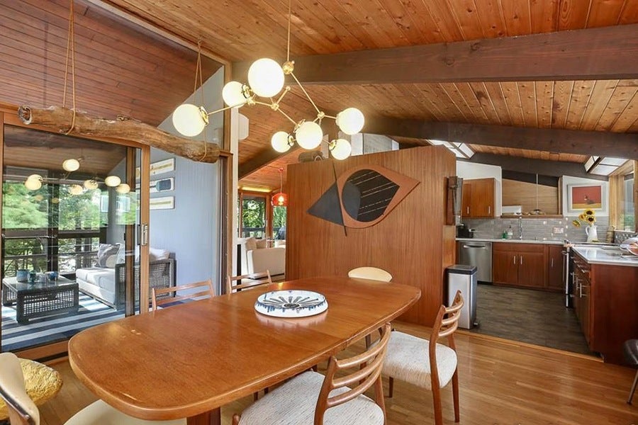 On the Market: A Midcentury Modern Deck House in Wenham