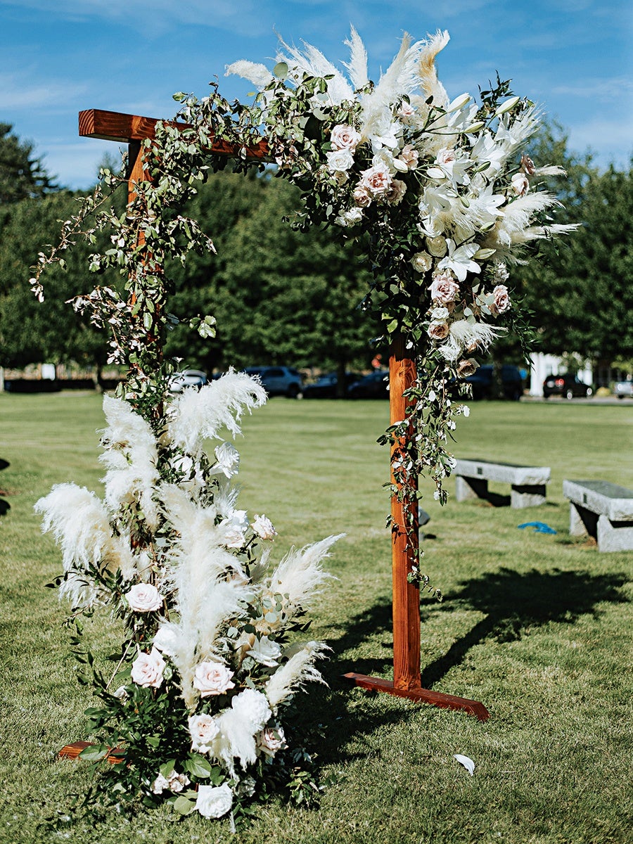 Five Picture-Perfect Ceremony Arches to Inspire Your Celebration