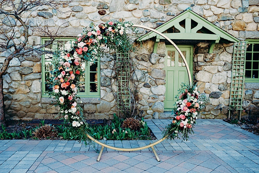 Five Picture-Perfect Ceremony Arches to Inspire Your Celebration