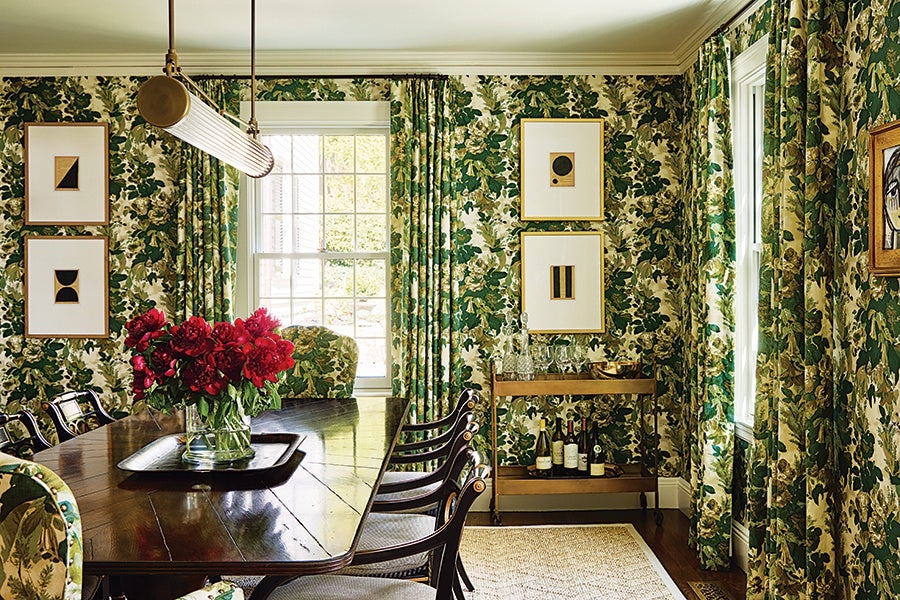 A Dining Room That Makes a Statement