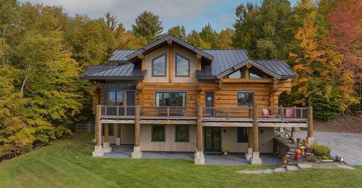 On the Market: A Luxurious Log Cabin in the Vermont Woods, image size:1250x650
