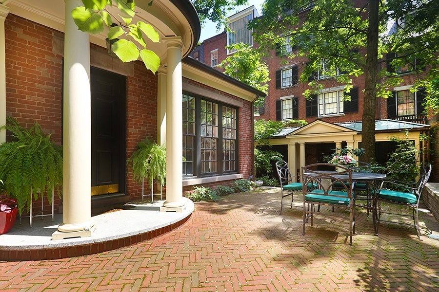 For Sale: A Beacon Hill Townhouse by Historic Louisburg Square